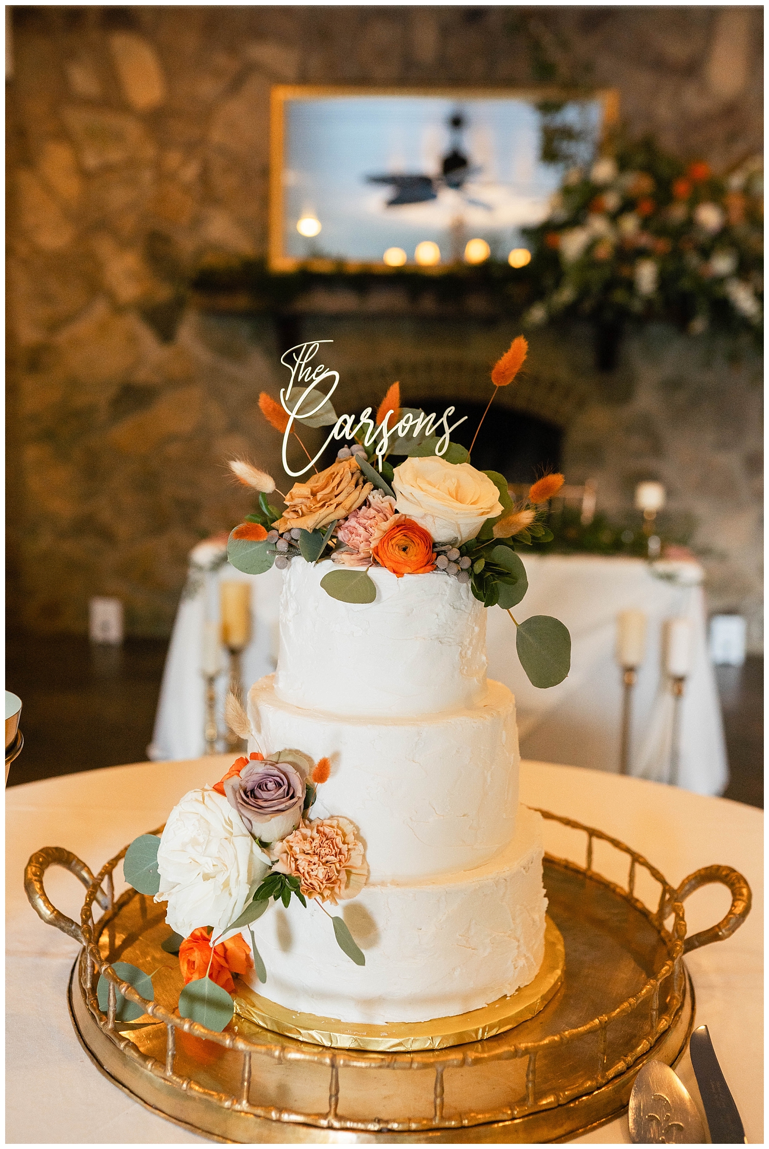 wedding cake with fall details